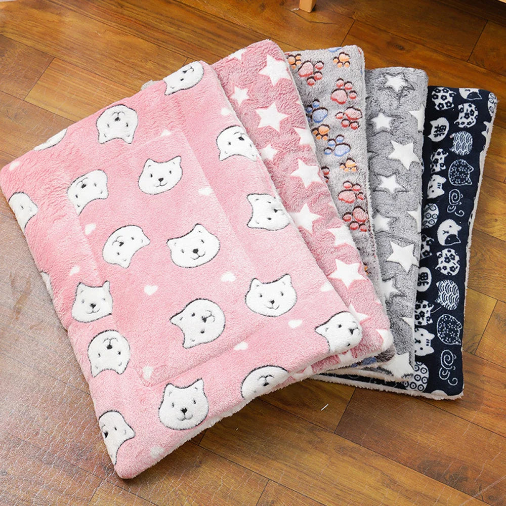 Thickened Comfortable Warm Small Cat Sleeping Cushion Skin-friendly Cute Winter Medium Dog Sofa Mat for Puppy Bed Accessories