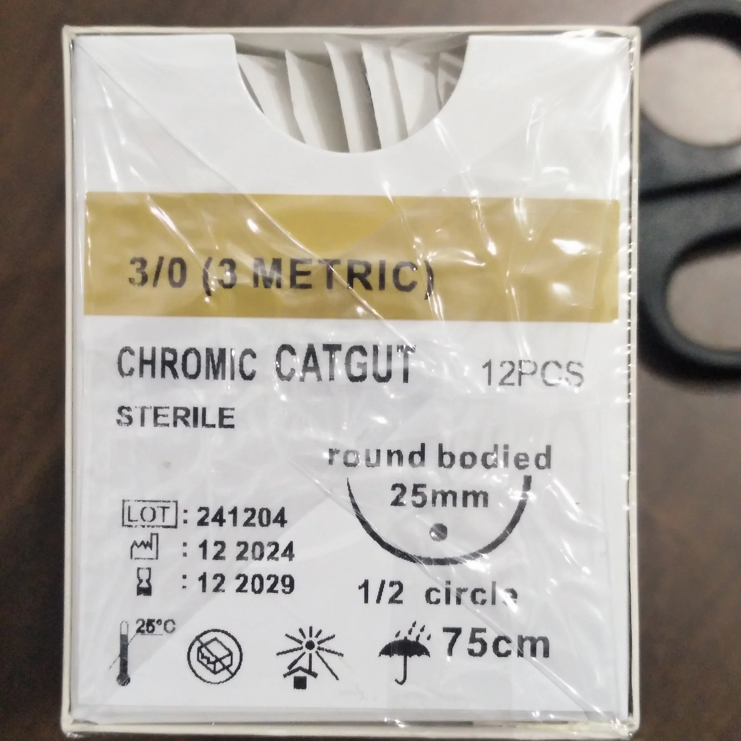 Pet animal absorbable suture, needle surgical suture, veterinary specific 2-0 suture, PGA 910 cat and dog suture