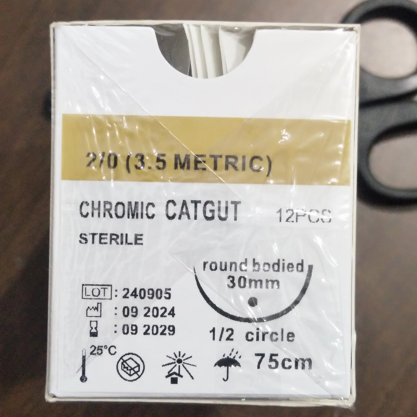 Pet animal absorbable suture, needle surgical suture, veterinary specific 2-0 suture, PGA 910 cat and dog suture