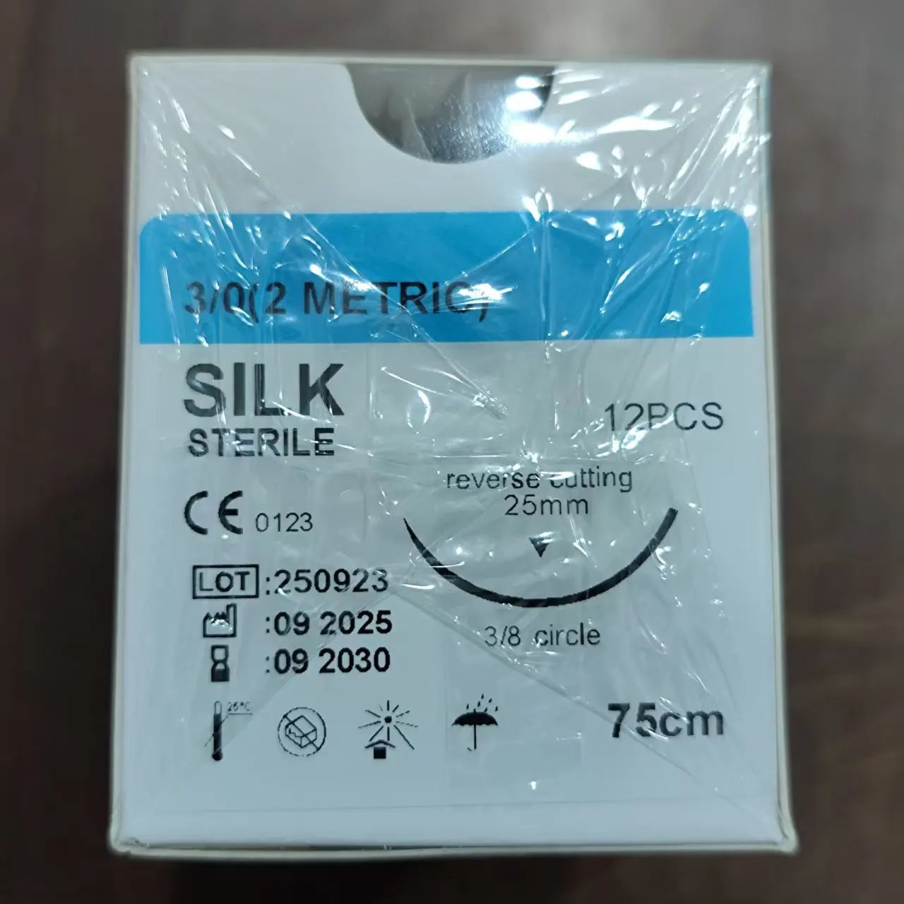 Pet animal absorbable suture, needle surgical suture, veterinary specific 2-0 suture, PGA 910 cat and dog suture